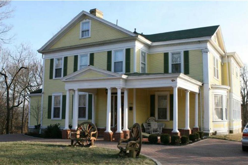 Six Acres Bed And Breakfast Cincinnati Exterior photo
